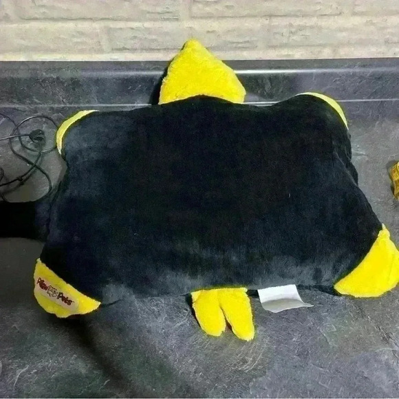 My Pillow Pets Iowa Hawkeyes Large Pillow - NCAA Football Basketball - Picture 9 of 11